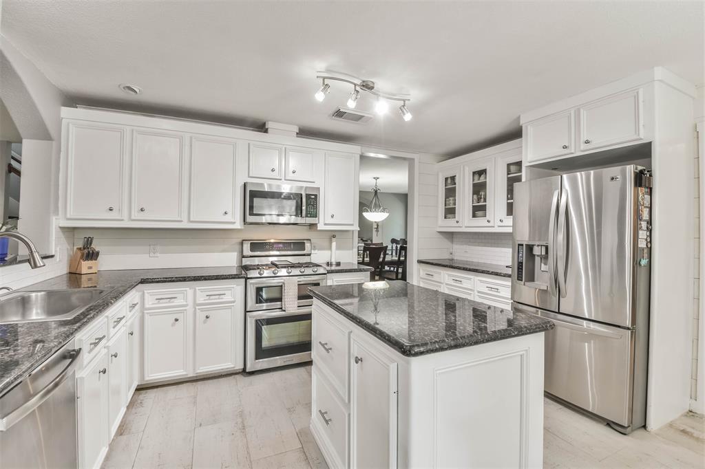 606 2 Rollingwood Street, Pinehurst, Texas 77362, 5 Bedrooms Bedrooms, 5 Rooms Rooms,3 BathroomsBathrooms,Single-family,For Sale,Rollingwood,86499949