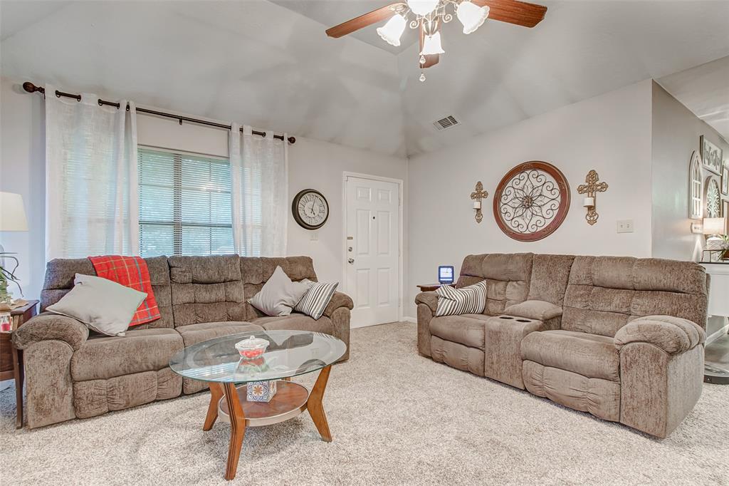 Dayton, TX 77535,18 River Oaks ST