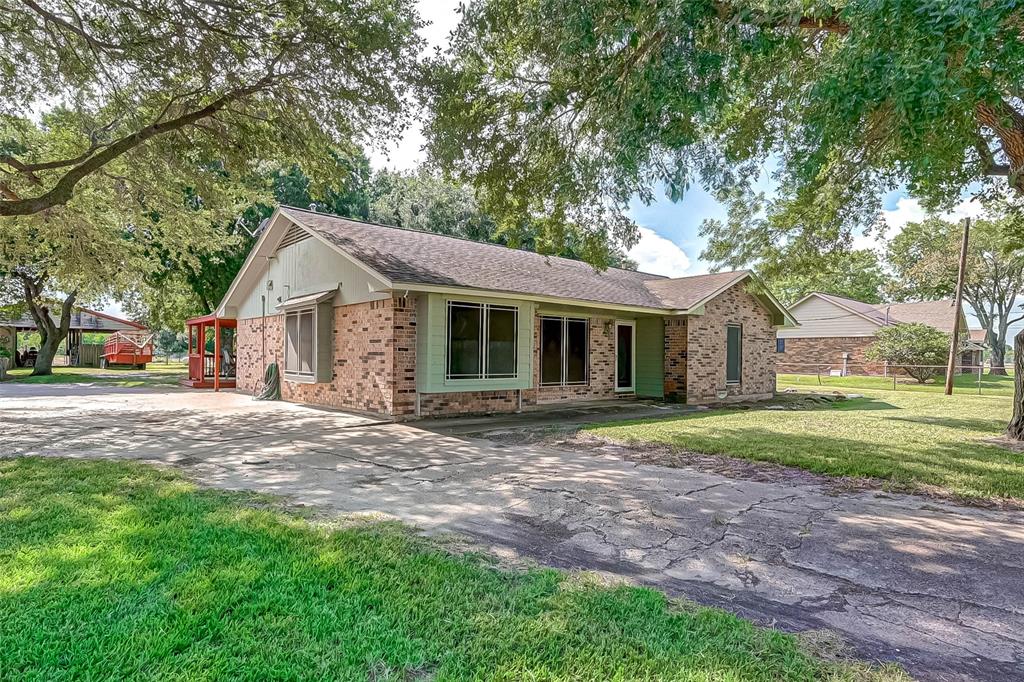 14401 1 Bohemian Hall Road, Crosby, Texas 77532, 3 Bedrooms Bedrooms, 7 Rooms Rooms,2 BathroomsBathrooms,Single-family,For Sale,Bohemian Hall,47834252