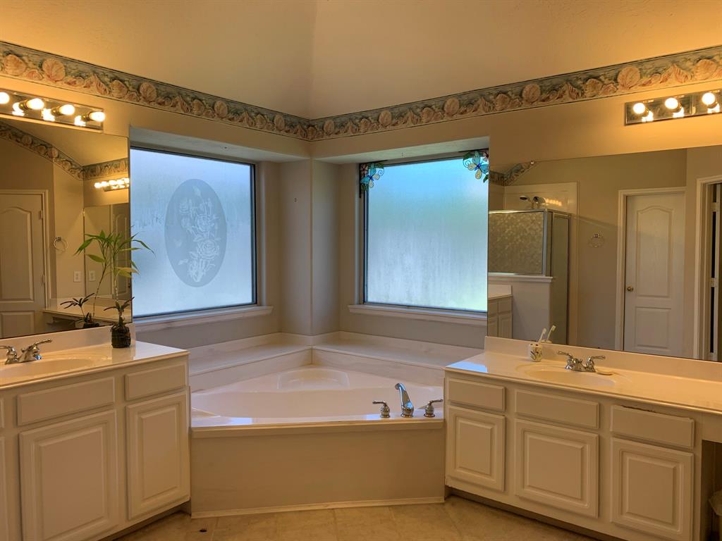 138 1 Emerald Cloud Lane, League City, Texas 77573, 3 Bedrooms Bedrooms, 11 Rooms Rooms,2 BathroomsBathrooms,Single-family,For Sale,Emerald Cloud,22424836