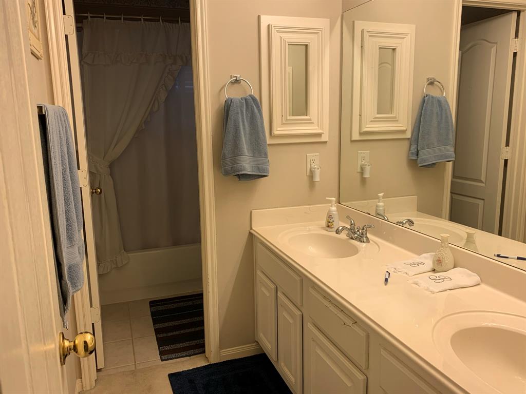 138 1 Emerald Cloud Lane, League City, Texas 77573, 3 Bedrooms Bedrooms, 11 Rooms Rooms,2 BathroomsBathrooms,Single-family,For Sale,Emerald Cloud,22424836