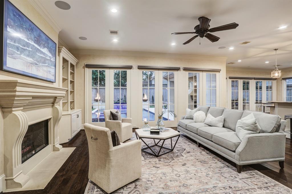 3919 3 Drake Street, Houston, Texas 77005, 4 Bedrooms Bedrooms, 10 Rooms Rooms,3 BathroomsBathrooms,Single-family,For Sale,Drake,71329356