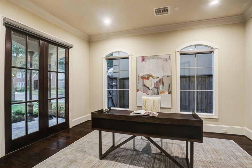 3919 3 Drake Street, Houston, Texas 77005, 4 Bedrooms Bedrooms, 10 Rooms Rooms,3 BathroomsBathrooms,Single-family,For Sale,Drake,71329356