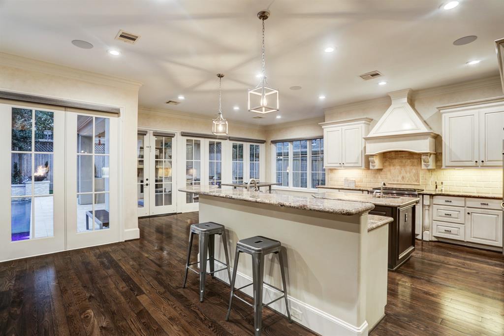 3919 3 Drake Street, Houston, Texas 77005, 4 Bedrooms Bedrooms, 10 Rooms Rooms,3 BathroomsBathrooms,Single-family,For Sale,Drake,71329356