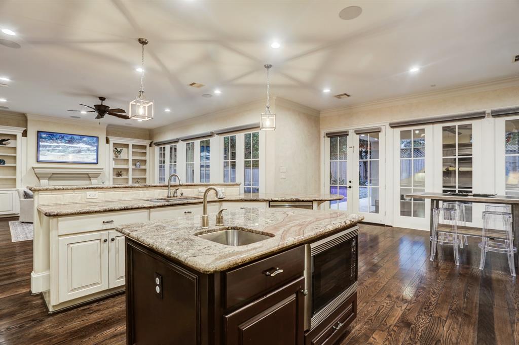 3919 3 Drake Street, Houston, Texas 77005, 4 Bedrooms Bedrooms, 10 Rooms Rooms,3 BathroomsBathrooms,Single-family,For Sale,Drake,71329356
