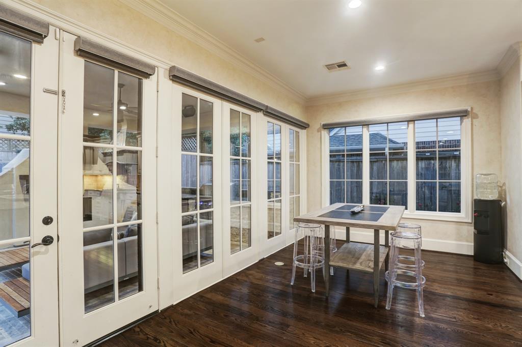 3919 3 Drake Street, Houston, Texas 77005, 4 Bedrooms Bedrooms, 10 Rooms Rooms,3 BathroomsBathrooms,Single-family,For Sale,Drake,71329356