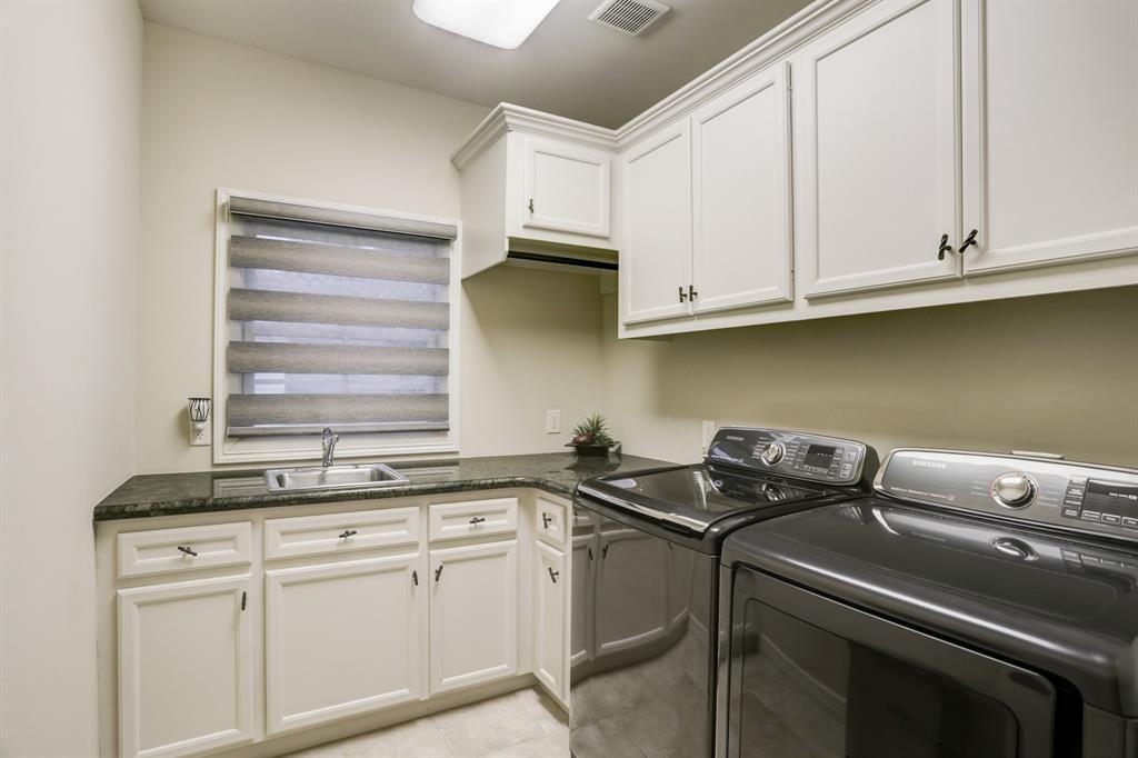 3919 3 Drake Street, Houston, Texas 77005, 4 Bedrooms Bedrooms, 10 Rooms Rooms,3 BathroomsBathrooms,Single-family,For Sale,Drake,71329356