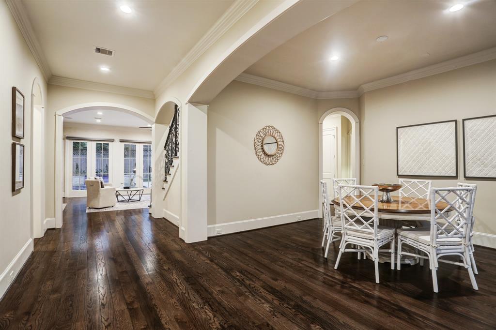 3919 3 Drake Street, Houston, Texas 77005, 4 Bedrooms Bedrooms, 10 Rooms Rooms,3 BathroomsBathrooms,Single-family,For Sale,Drake,71329356