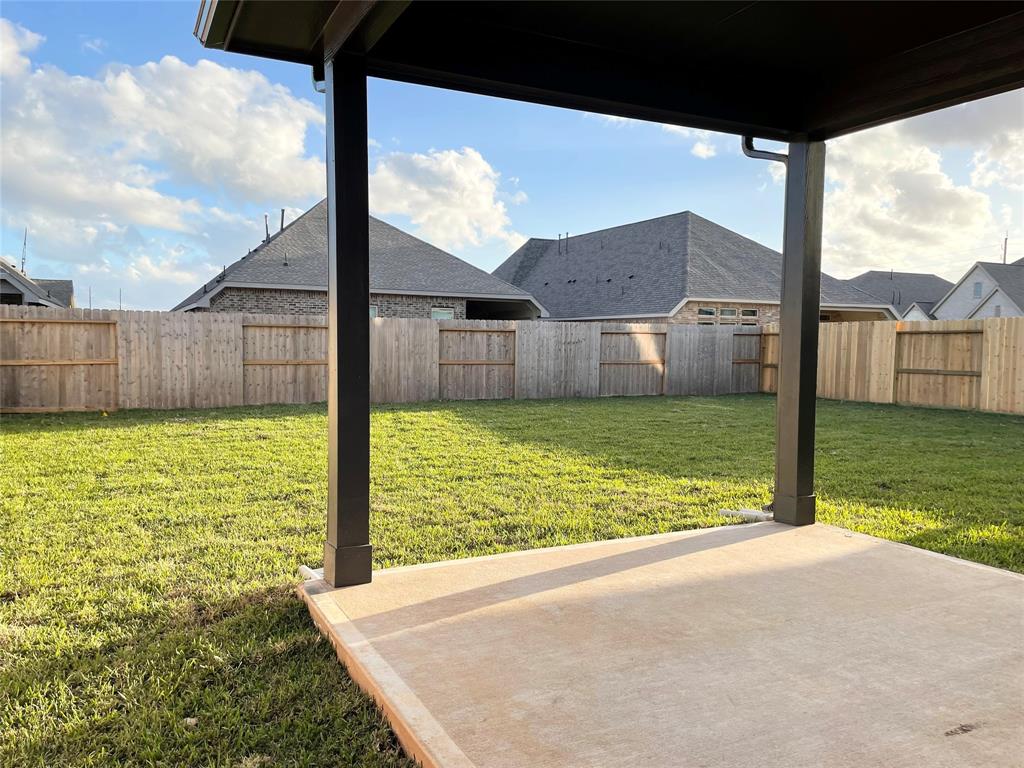 8710 2 Oak Springs Drive, Missouri City, Texas 77459, 4 Bedrooms Bedrooms, 8 Rooms Rooms,4 BathroomsBathrooms,Single-family,For Sale,Oak Springs,24642319