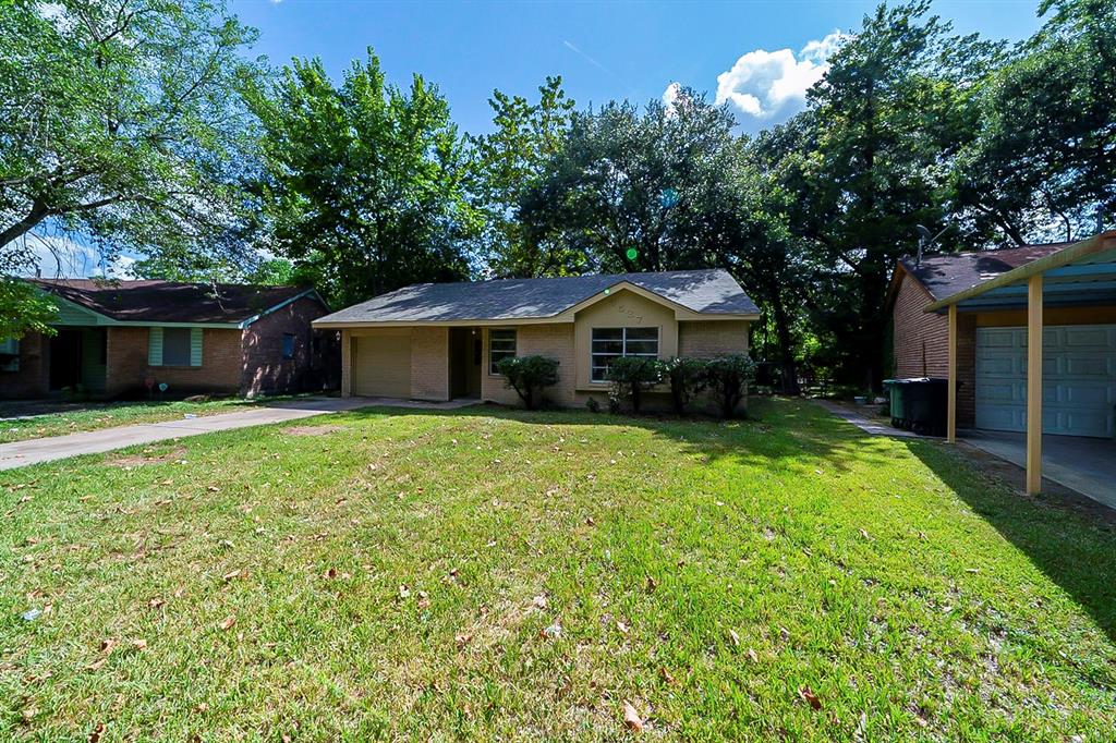 6527 Hollow Oaks DR, Houston, TX 77050