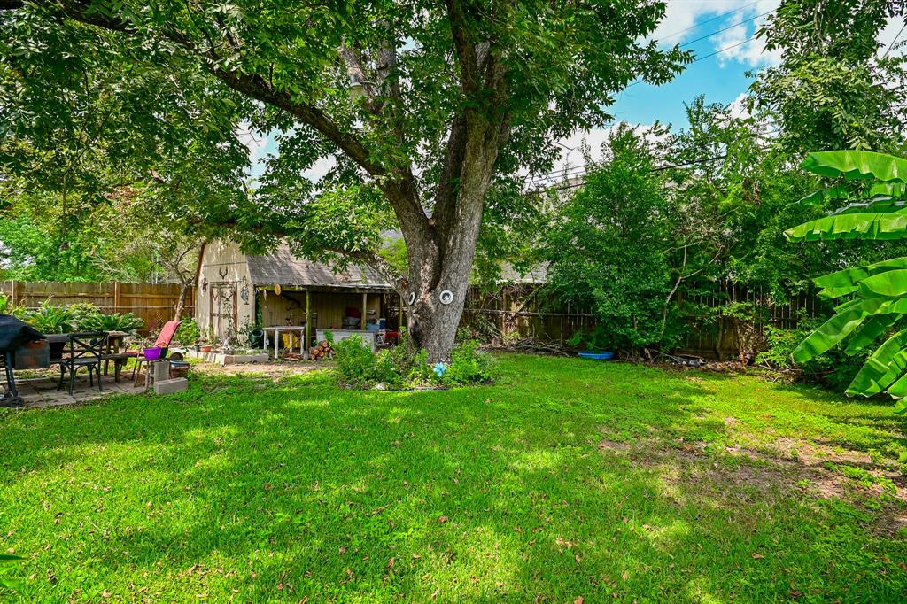 6522 1 Westview Drive, Houston, Texas 77055, 3 Bedrooms Bedrooms, 8 Rooms Rooms,1 BathroomBathrooms,Single-family,For Sale,Westview,62506926