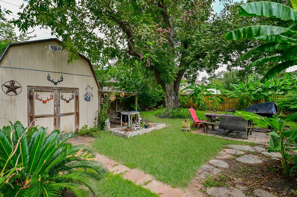 6522 1 Westview Drive, Houston, Texas 77055, 3 Bedrooms Bedrooms, 8 Rooms Rooms,1 BathroomBathrooms,Single-family,For Sale,Westview,62506926