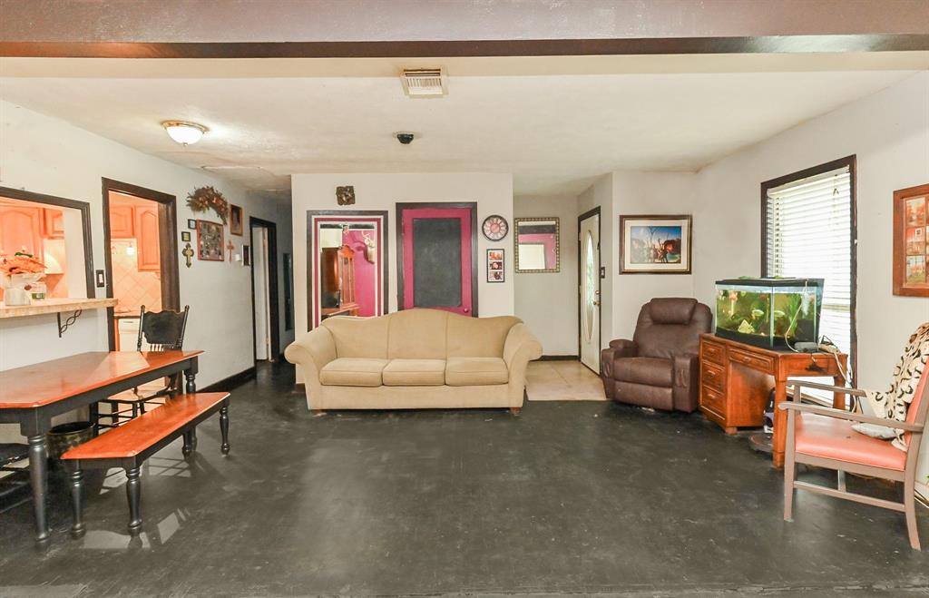 6522 1 Westview Drive, Houston, Texas 77055, 3 Bedrooms Bedrooms, 8 Rooms Rooms,1 BathroomBathrooms,Single-family,For Sale,Westview,62506926