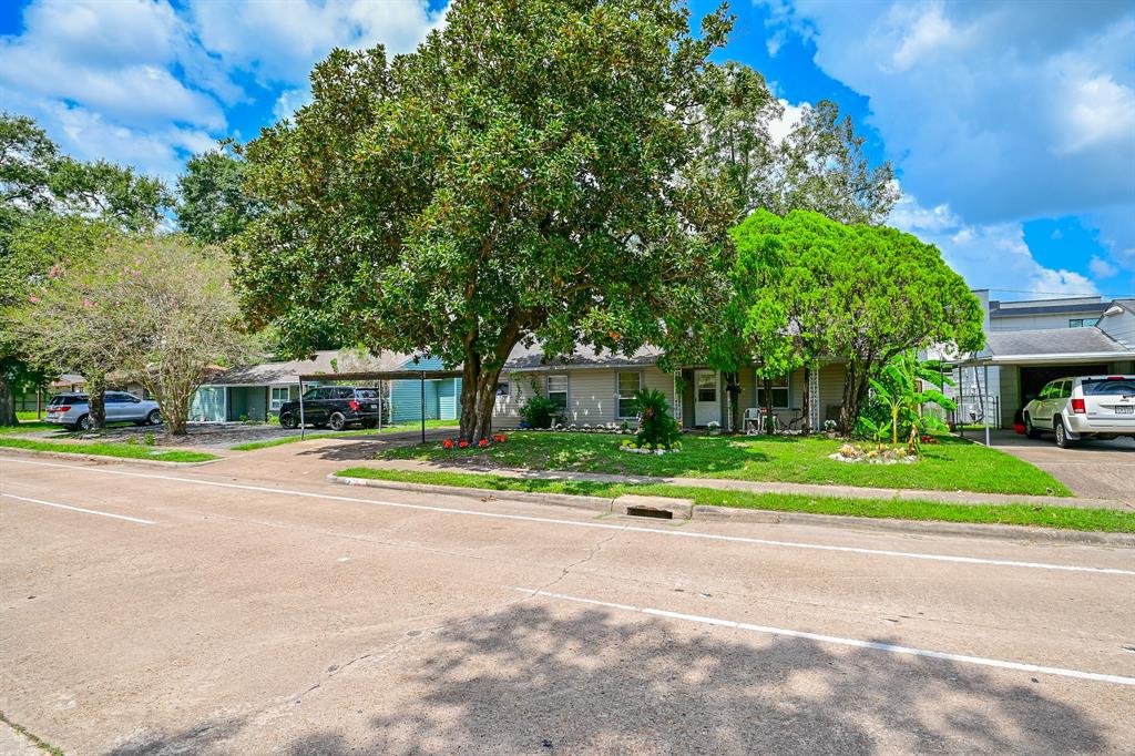 6522 1 Westview Drive, Houston, Texas 77055, 3 Bedrooms Bedrooms, 8 Rooms Rooms,1 BathroomBathrooms,Single-family,For Sale,Westview,62506926