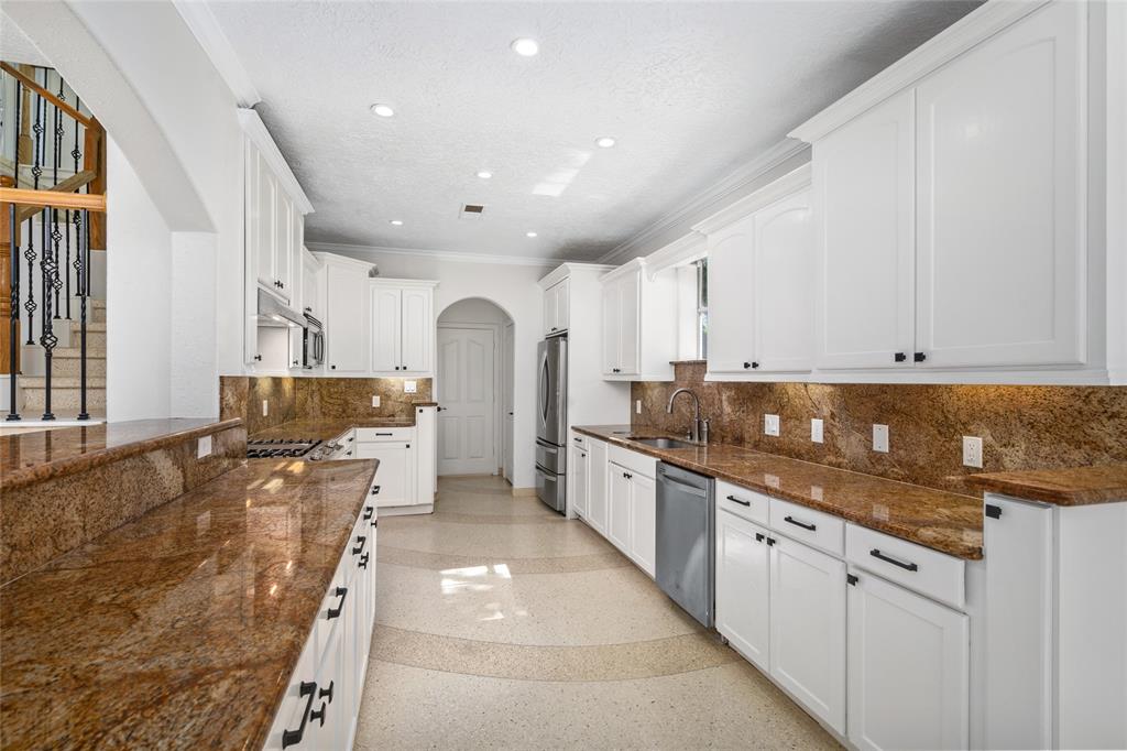 702 2 Cleo Street, Fresno, Texas 77545, 5 Bedrooms Bedrooms, 14 Rooms Rooms,3 BathroomsBathrooms,Single-family,For Sale,Cleo,63399646