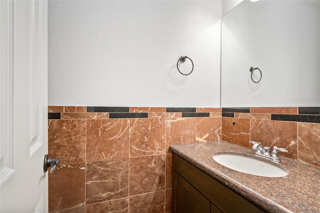 702 2 Cleo Street, Fresno, Texas 77545, 5 Bedrooms Bedrooms, 14 Rooms Rooms,3 BathroomsBathrooms,Single-family,For Sale,Cleo,63399646