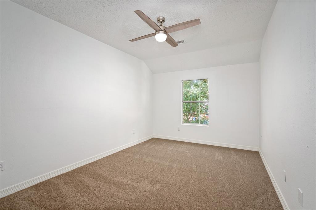 702 2 Cleo Street, Fresno, Texas 77545, 5 Bedrooms Bedrooms, 14 Rooms Rooms,3 BathroomsBathrooms,Single-family,For Sale,Cleo,63399646