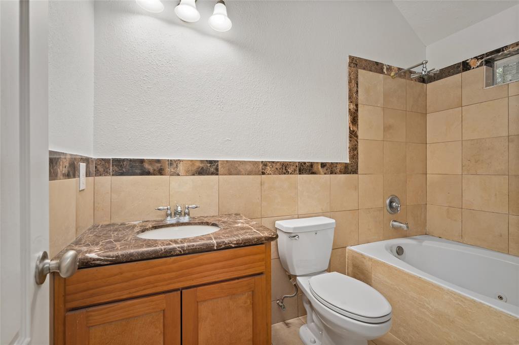 702 2 Cleo Street, Fresno, Texas 77545, 5 Bedrooms Bedrooms, 14 Rooms Rooms,3 BathroomsBathrooms,Single-family,For Sale,Cleo,63399646