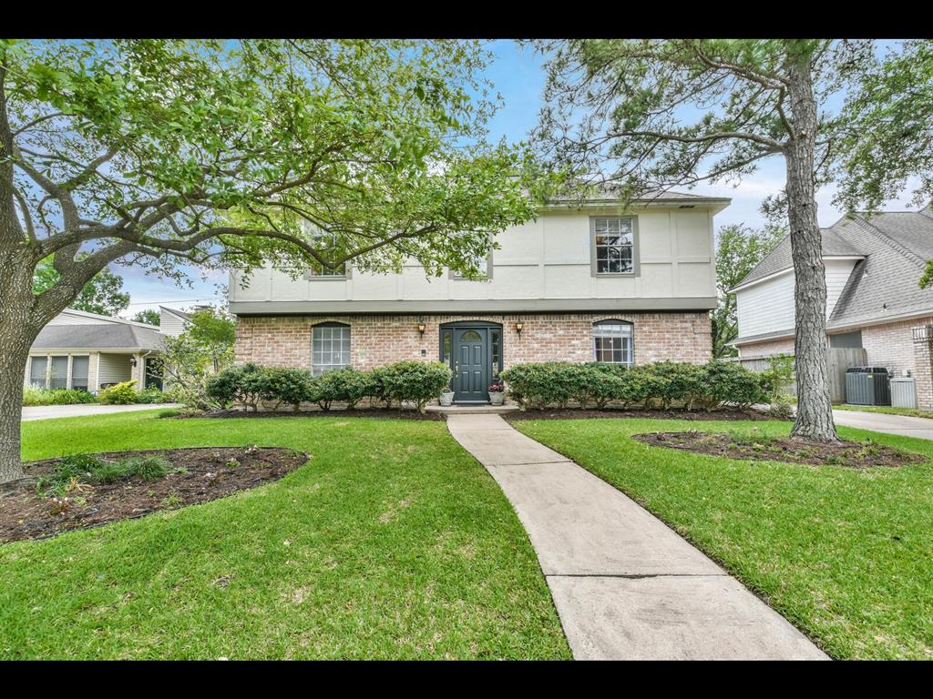 11423 2 Inwood Drive, Houston, Texas 77077, 4 Bedrooms Bedrooms, 9 Rooms Rooms,2 BathroomsBathrooms,Single-family,For Sale,Inwood,31636878