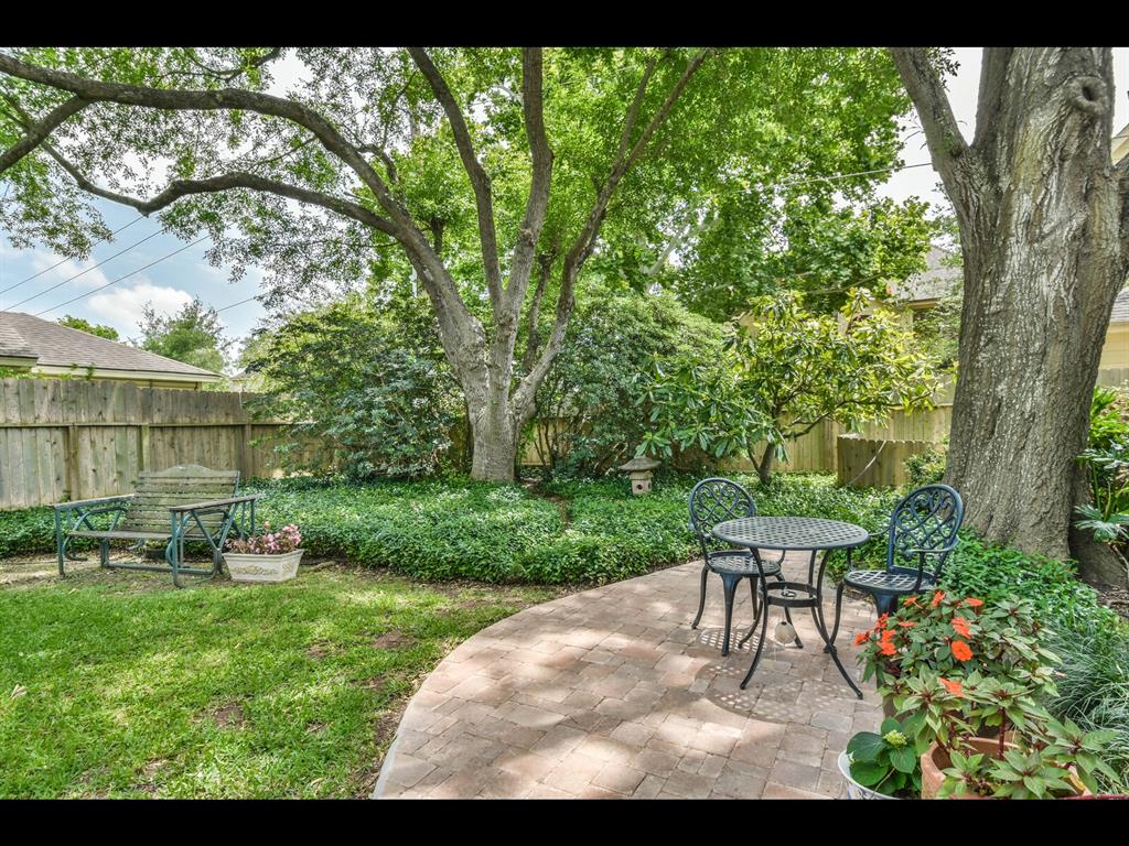 11423 2 Inwood Drive, Houston, Texas 77077, 4 Bedrooms Bedrooms, 9 Rooms Rooms,2 BathroomsBathrooms,Single-family,For Sale,Inwood,31636878