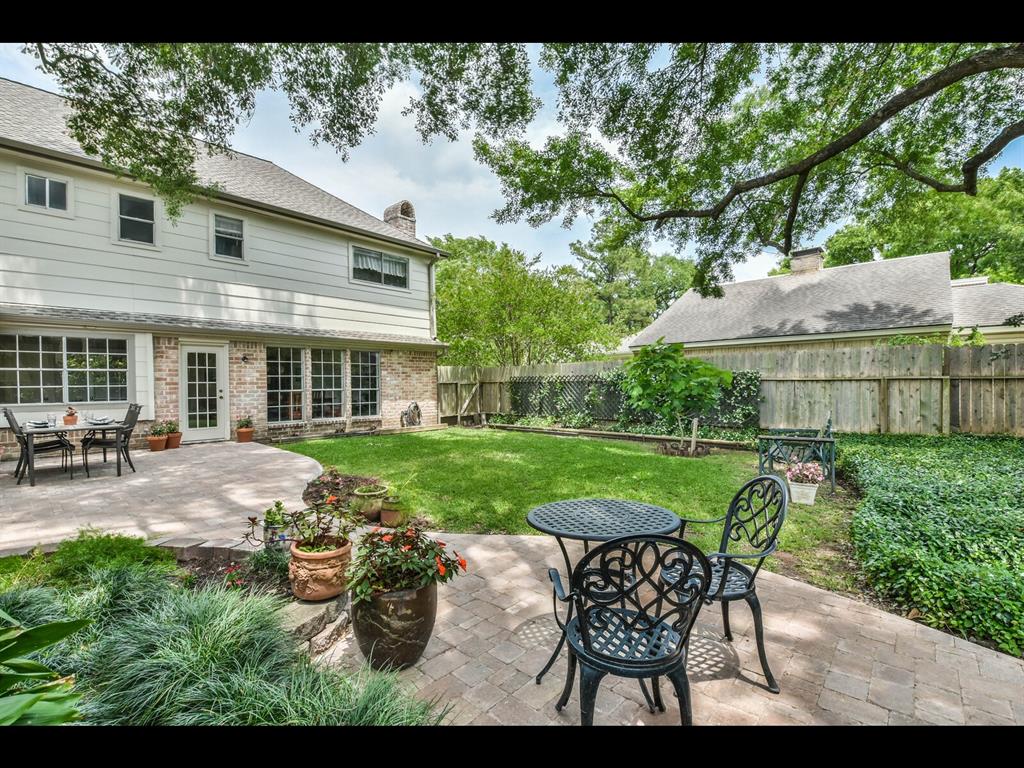 11423 2 Inwood Drive, Houston, Texas 77077, 4 Bedrooms Bedrooms, 9 Rooms Rooms,2 BathroomsBathrooms,Single-family,For Sale,Inwood,31636878