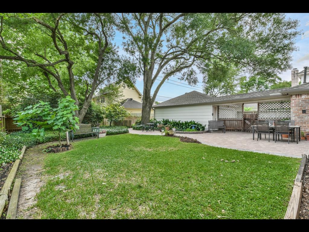 11423 2 Inwood Drive, Houston, Texas 77077, 4 Bedrooms Bedrooms, 9 Rooms Rooms,2 BathroomsBathrooms,Single-family,For Sale,Inwood,31636878