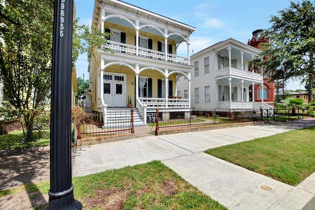 1616 2 Post Office Street, Galveston, Texas 77550, 2 Bedrooms Bedrooms, ,2 BathroomsBathrooms,Multi-family,For Sale,Post Office,26065643