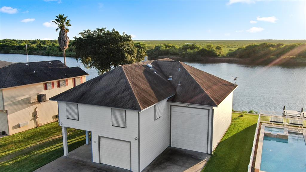 421 Mimosa LN, Matagorda, TX 77457