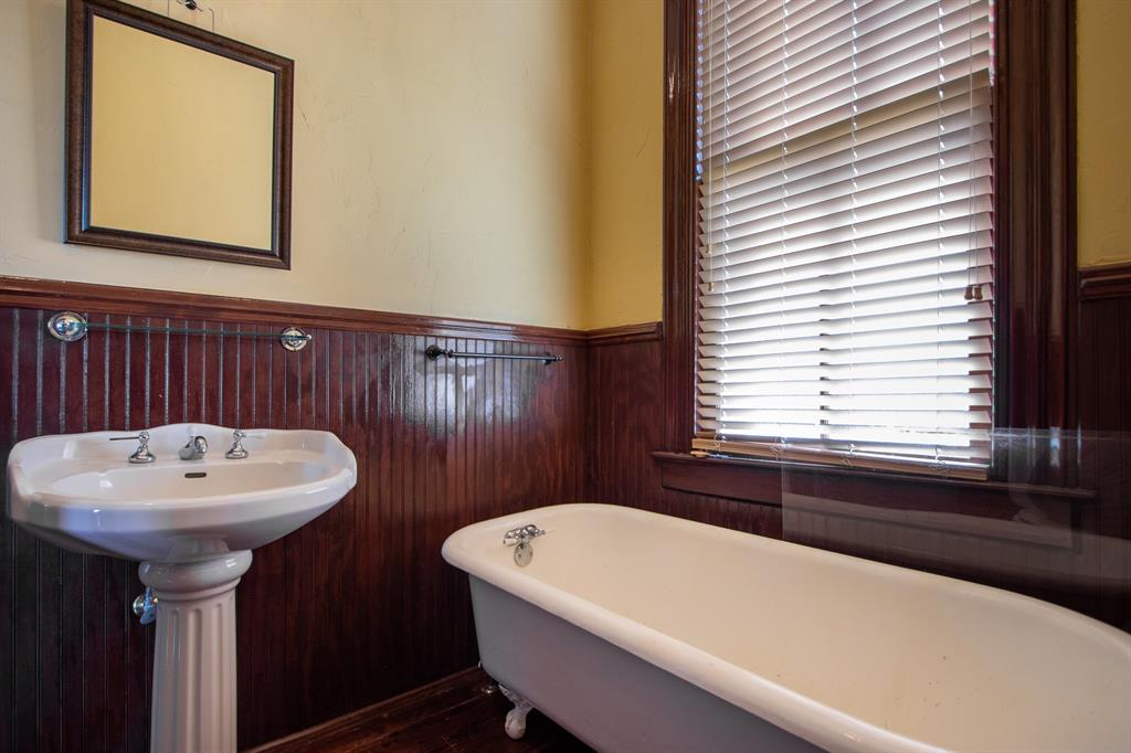 1505 2 Mechanic Street, Galveston, Texas 77550, 3 Bedrooms Bedrooms, 8 Rooms Rooms,3 BathroomsBathrooms,Single-family,For Sale,Mechanic,54993430