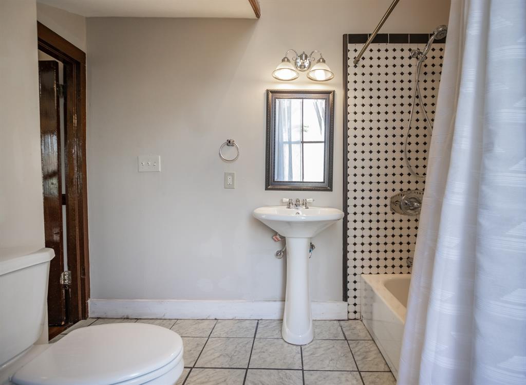 1505 2 Mechanic Street, Galveston, Texas 77550, 3 Bedrooms Bedrooms, 8 Rooms Rooms,3 BathroomsBathrooms,Single-family,For Sale,Mechanic,54993430