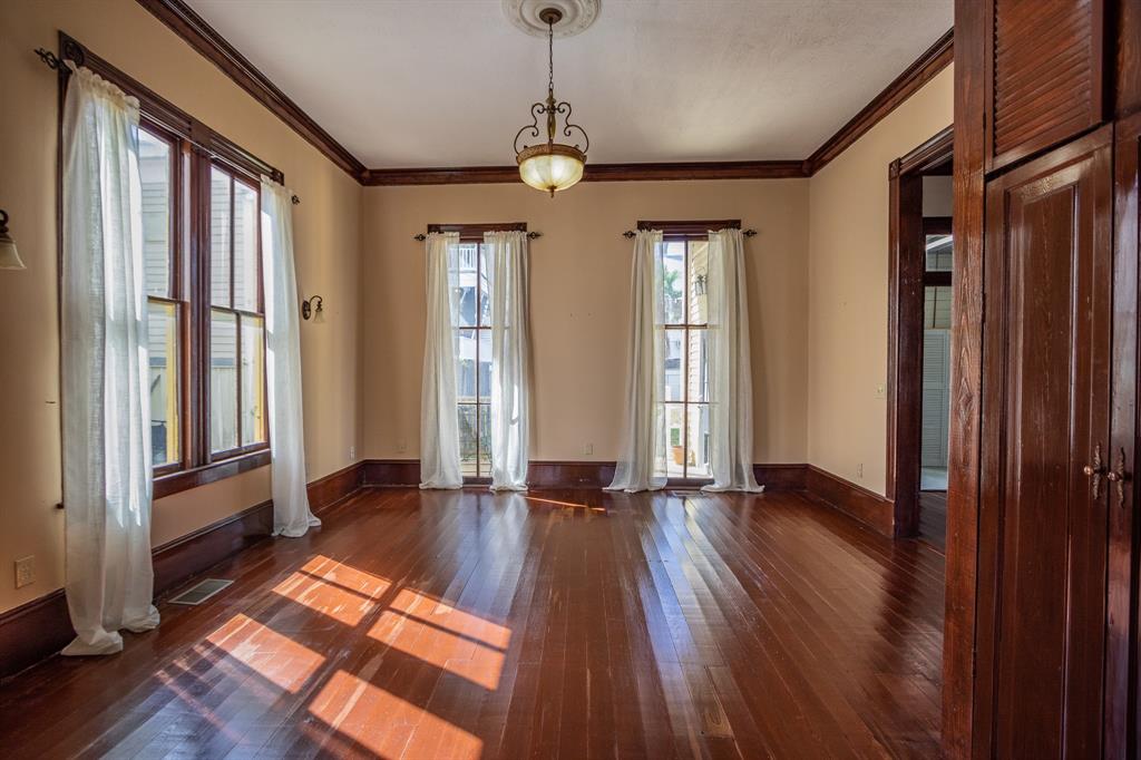 1505 2 Mechanic Street, Galveston, Texas 77550, 3 Bedrooms Bedrooms, 8 Rooms Rooms,3 BathroomsBathrooms,Single-family,For Sale,Mechanic,54993430