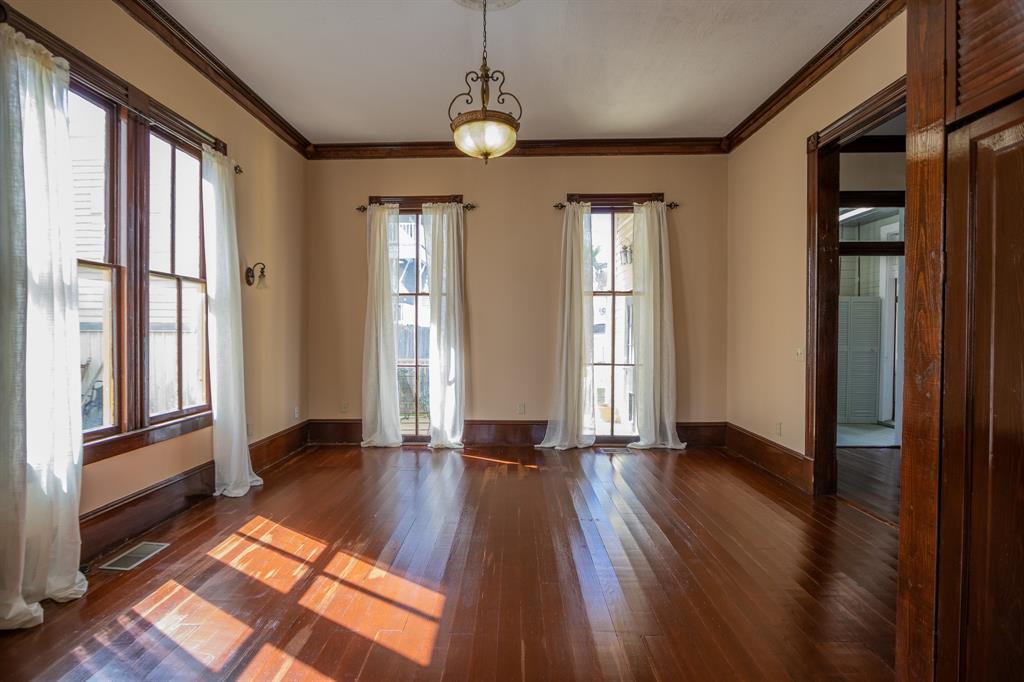 1505 2 Mechanic Street, Galveston, Texas 77550, 3 Bedrooms Bedrooms, 8 Rooms Rooms,3 BathroomsBathrooms,Single-family,For Sale,Mechanic,54993430