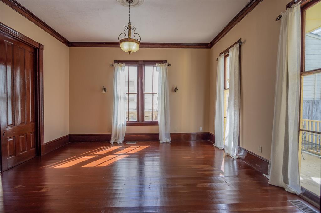 1505 2 Mechanic Street, Galveston, Texas 77550, 3 Bedrooms Bedrooms, 8 Rooms Rooms,3 BathroomsBathrooms,Single-family,For Sale,Mechanic,54993430