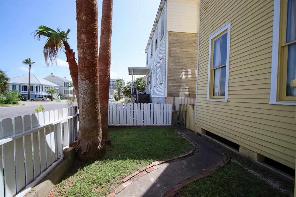 1505 2 Mechanic Street, Galveston, Texas 77550, 3 Bedrooms Bedrooms, 8 Rooms Rooms,3 BathroomsBathrooms,Single-family,For Sale,Mechanic,54993430