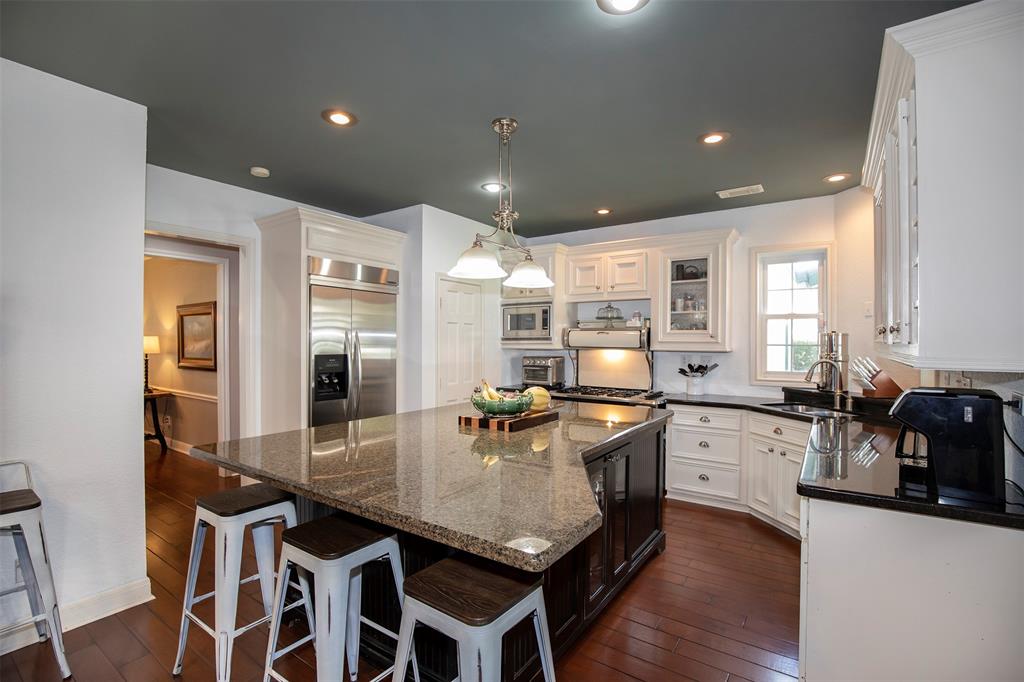 302 2 Viejo Drive, Friendswood, Texas 77546, 4 Bedrooms Bedrooms, 13 Rooms Rooms,5 BathroomsBathrooms,Single-family,For Sale,Viejo,64971062