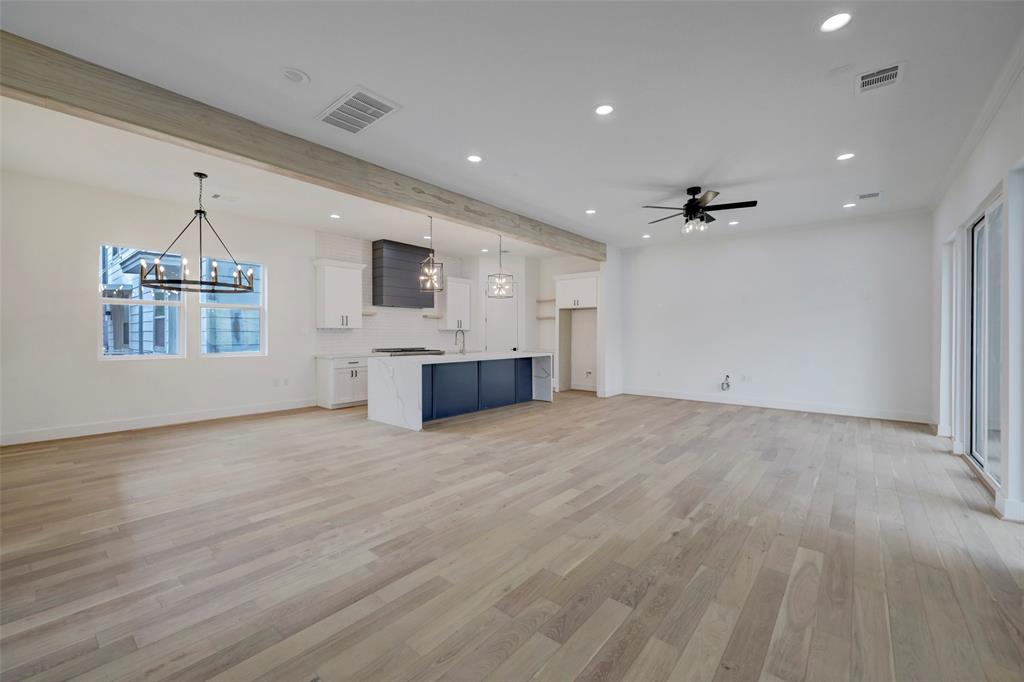 507 4 Leverkuhn Street, Houston, Texas 77007, 3 Bedrooms Bedrooms, 8 Rooms Rooms,3 BathroomsBathrooms,Single-family,For Sale,Leverkuhn,82295894