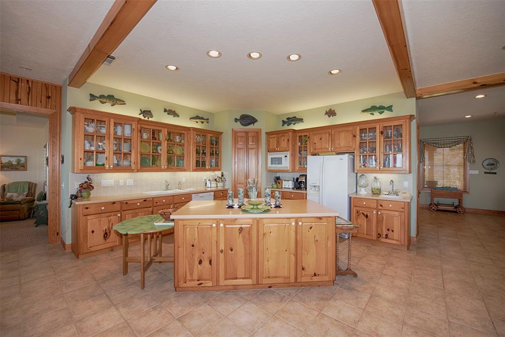 3631 2 Bayshore Drive, Bacliff, Texas 77518, 5 Bedrooms Bedrooms, 13 Rooms Rooms,4 BathroomsBathrooms,Single-family,For Sale,Bayshore,63074546