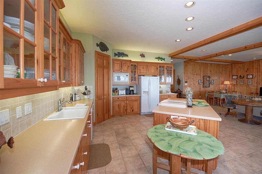 3631 2 Bayshore Drive, Bacliff, Texas 77518, 5 Bedrooms Bedrooms, 13 Rooms Rooms,4 BathroomsBathrooms,Single-family,For Sale,Bayshore,63074546