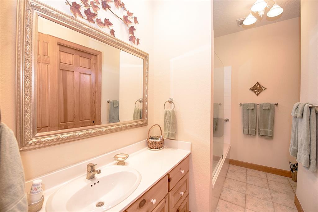 3631 2 Bayshore Drive, Bacliff, Texas 77518, 5 Bedrooms Bedrooms, 13 Rooms Rooms,4 BathroomsBathrooms,Single-family,For Sale,Bayshore,63074546