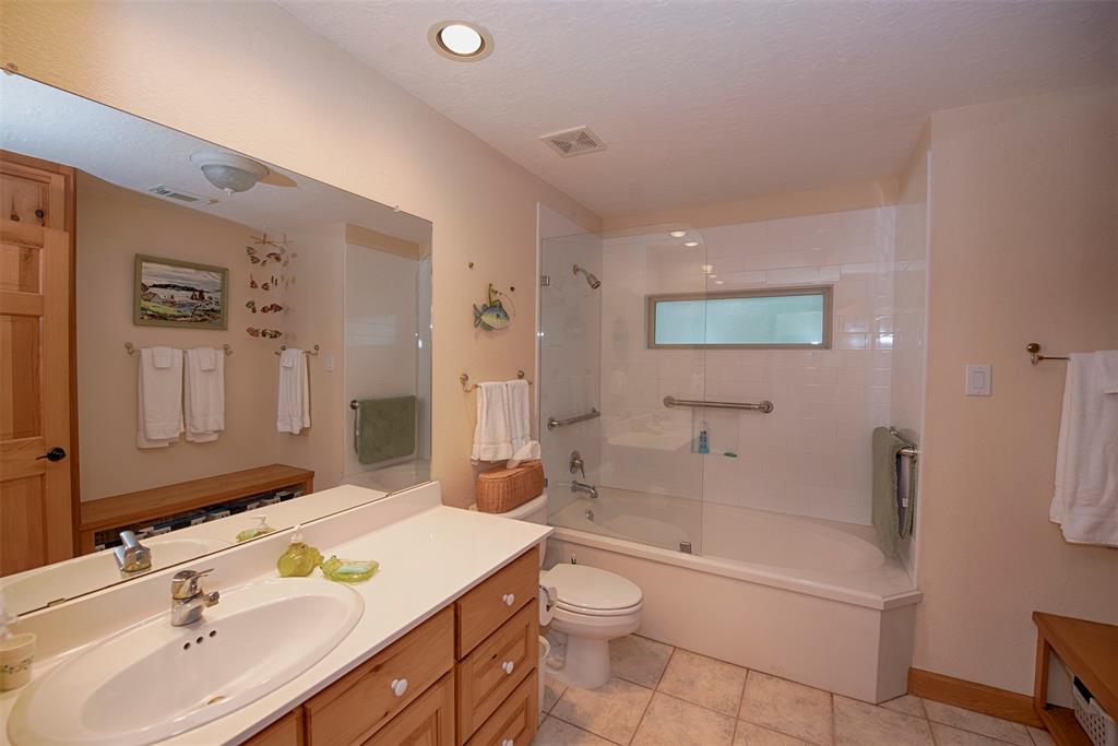 3631 2 Bayshore Drive, Bacliff, Texas 77518, 5 Bedrooms Bedrooms, 13 Rooms Rooms,4 BathroomsBathrooms,Single-family,For Sale,Bayshore,63074546