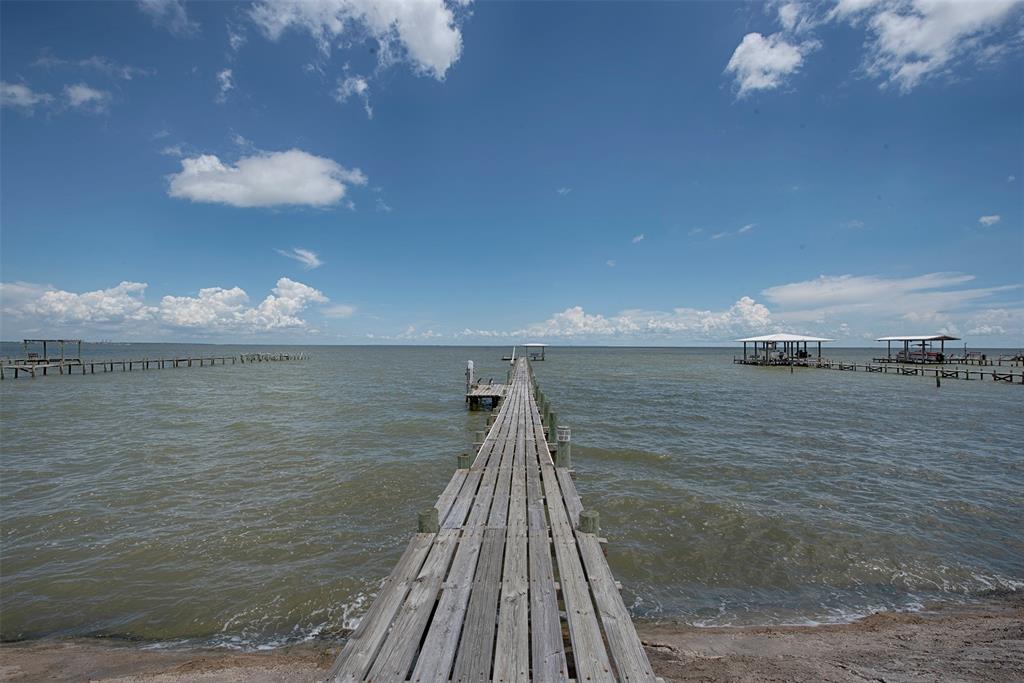 3631 2 Bayshore Drive, Bacliff, Texas 77518, 5 Bedrooms Bedrooms, 13 Rooms Rooms,4 BathroomsBathrooms,Single-family,For Sale,Bayshore,63074546