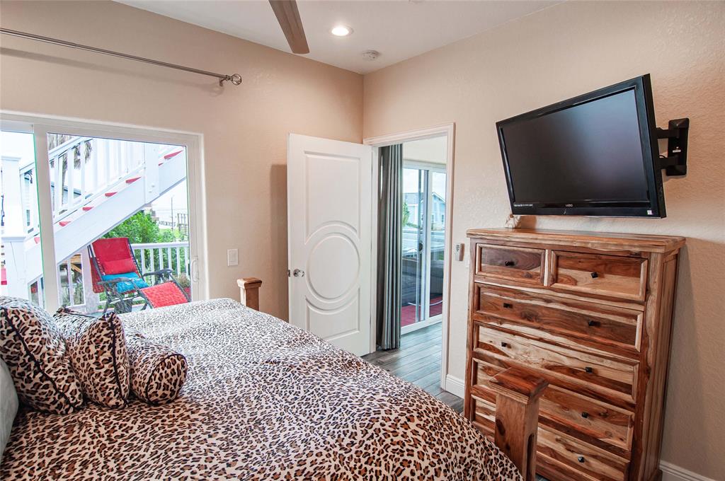 1415 2 9th Street, San Leon, Texas 77539, 2 Bedrooms Bedrooms, 5 Rooms Rooms,2 BathroomsBathrooms,Single-family,For Sale,9th,87188029