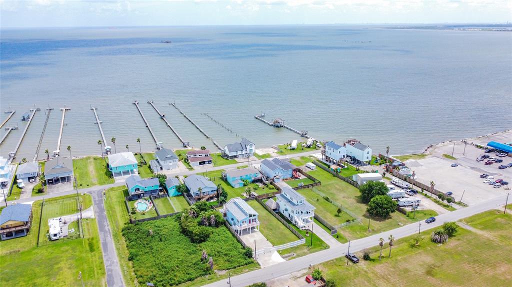 1415 2 9th Street, San Leon, Texas 77539, 2 Bedrooms Bedrooms, 5 Rooms Rooms,2 BathroomsBathrooms,Single-family,For Sale,9th,87188029