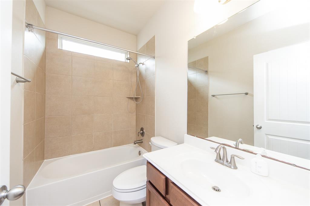 315 2 Lockridge Hill Lane, Richmond, Texas 77469, 4 Bedrooms Bedrooms, 5 Rooms Rooms,3 BathroomsBathrooms,Single-family,For Sale,Lockridge Hill,80971772