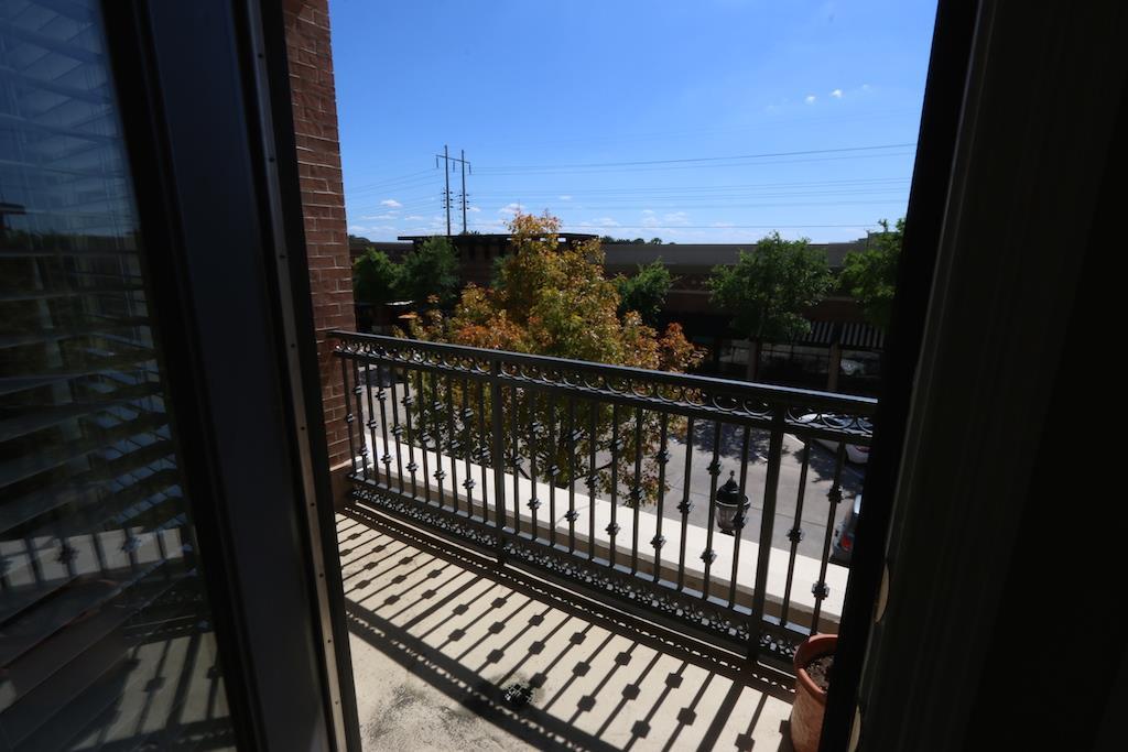 2299 Lone Star, Sugar Land, Texas 77479, 2 Bedrooms Bedrooms, 5 Rooms Rooms,2 BathroomsBathrooms,Mid/hi-rise Condo,For Sale,CITY PLAZA AT TOWN SQUARE,Lone Star,79951151
