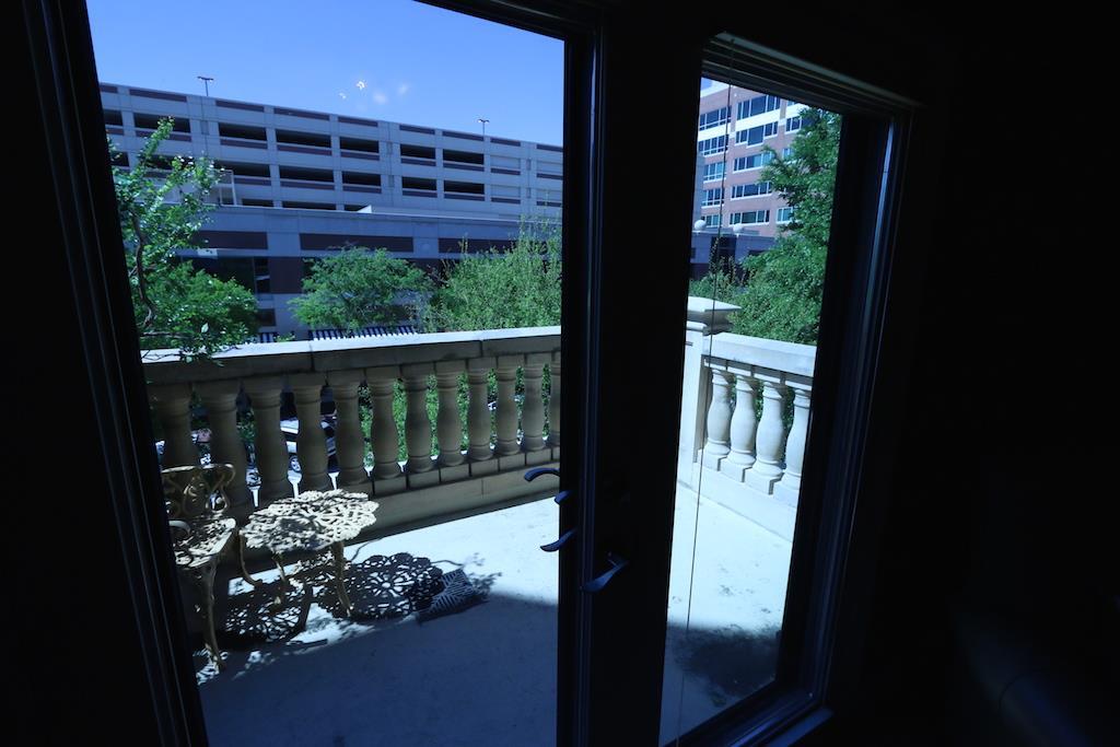 2299 Lone Star, Sugar Land, Texas 77479, 2 Bedrooms Bedrooms, 5 Rooms Rooms,2 BathroomsBathrooms,Mid/hi-rise Condo,For Sale,CITY PLAZA AT TOWN SQUARE,Lone Star,79951151