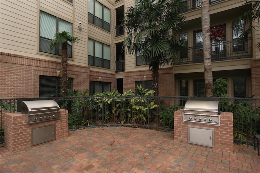 2299 Lone Star, Sugar Land, Texas 77479, 2 Bedrooms Bedrooms, 5 Rooms Rooms,2 BathroomsBathrooms,Mid/hi-rise Condo,For Sale,CITY PLAZA AT TOWN SQUARE,Lone Star,79951151