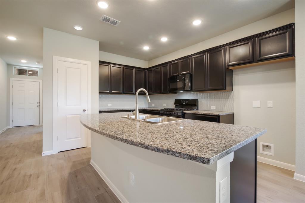 127 2 Winged Elm Court, Willis, Texas 77318, 3 Bedrooms Bedrooms, 8 Rooms Rooms,2 BathroomsBathrooms,Single-family,For Sale,Winged Elm,71567434