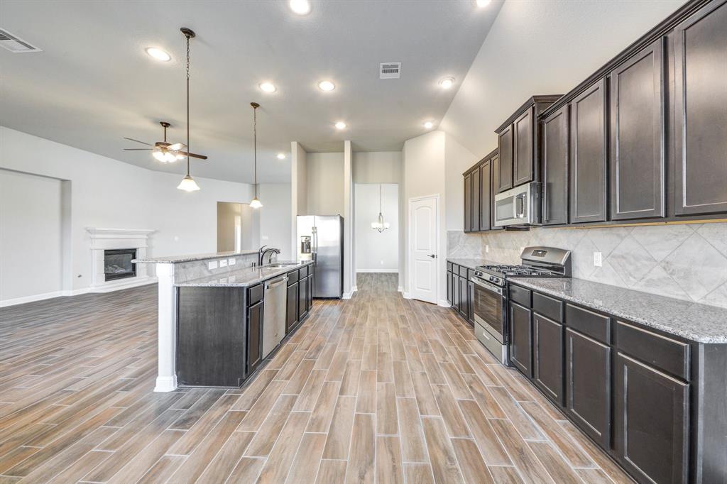 13102 1 Chateau Landing Drive, Texas City, Texas 77568, 4 Bedrooms Bedrooms, 11 Rooms Rooms,2 BathroomsBathrooms,Single-family,For Sale,Chateau Landing,77629657
