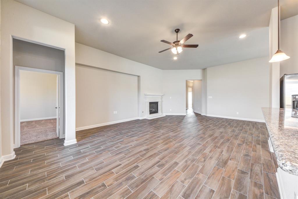 13102 1 Chateau Landing Drive, Texas City, Texas 77568, 4 Bedrooms Bedrooms, 11 Rooms Rooms,2 BathroomsBathrooms,Single-family,For Sale,Chateau Landing,77629657